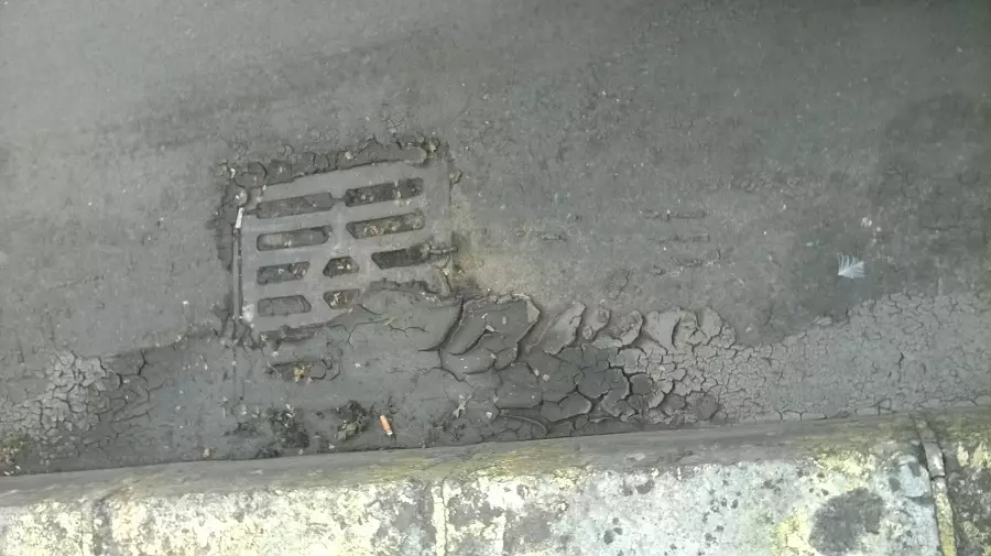 desague-terraza-atascado desatascar canales y desagües tejados y terrazas